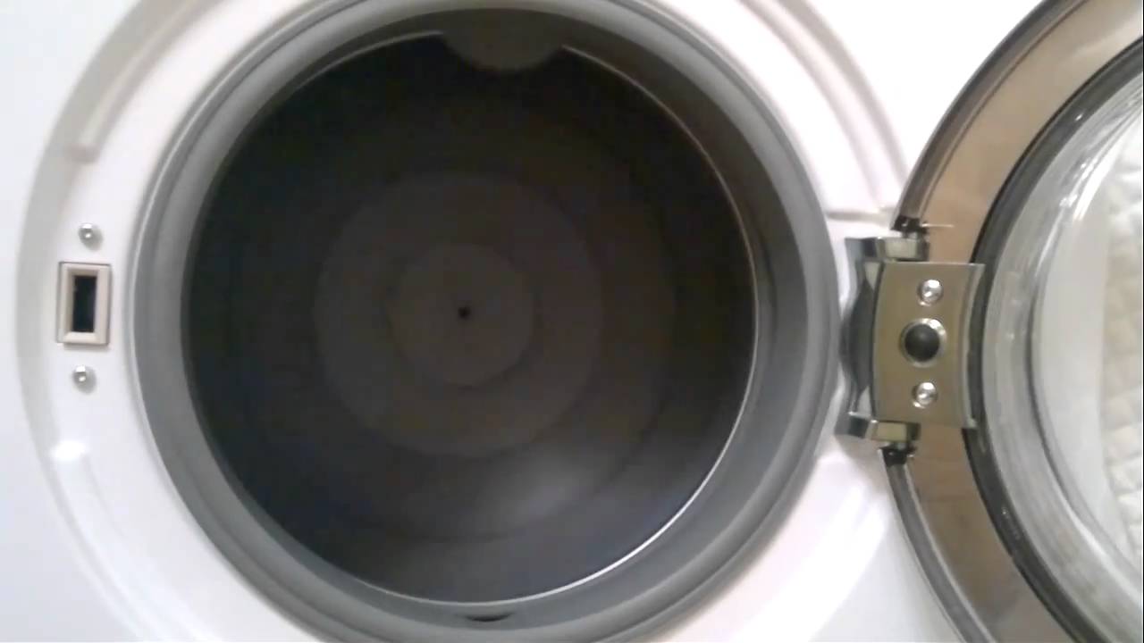 Miele W5821 - Open Door Spin 1400RPM HD!