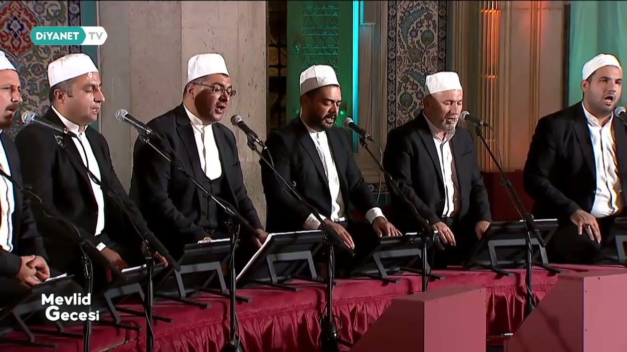Dr.  Ali Osman Alaca Ve DİB İlahi Korosu.  Merhaba.