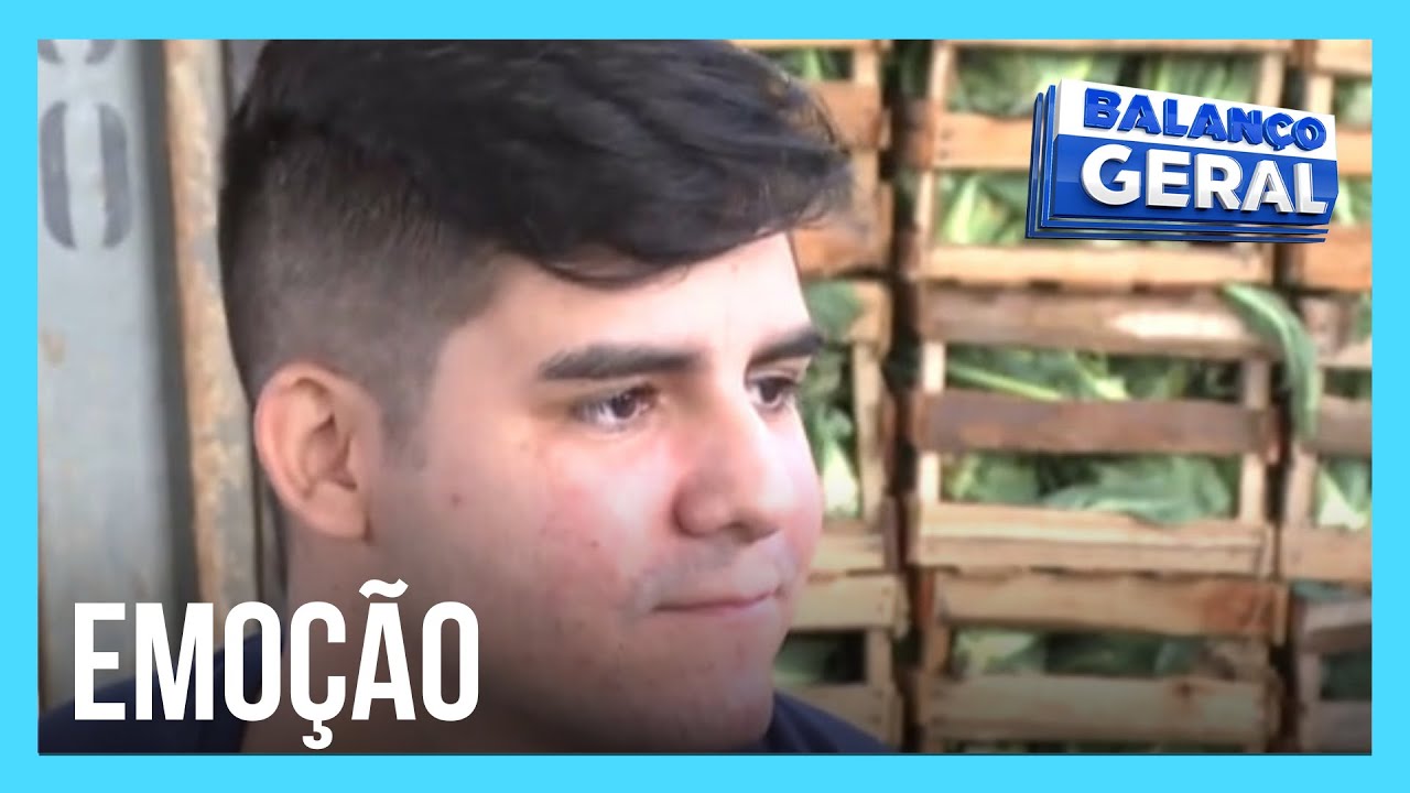 Jovem que perdeu audição descobre que vai passar por cirurgia para voltar a ouvir