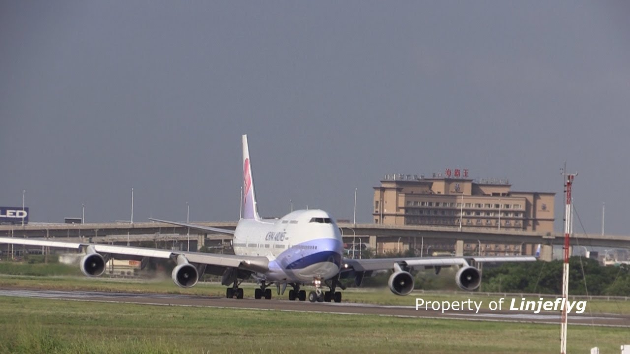 China Airlines Boeing 747-409 B-18201@TPE