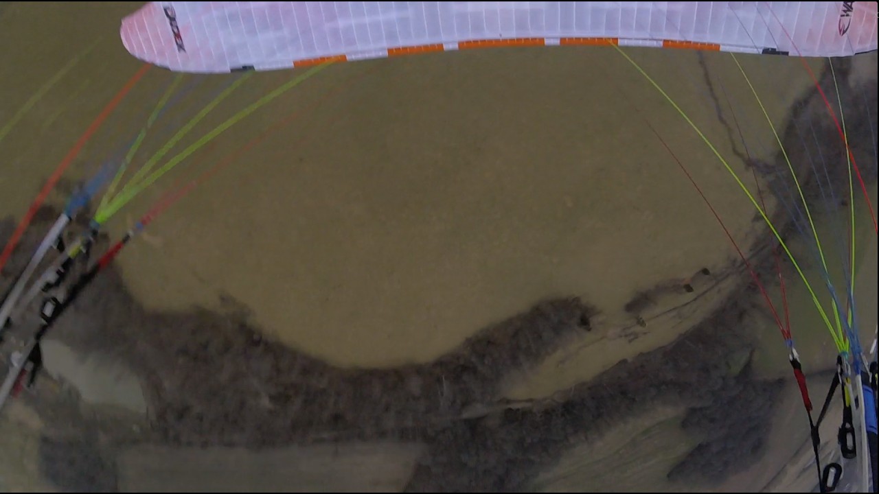 Can a paramotor trike do a barrel roll?