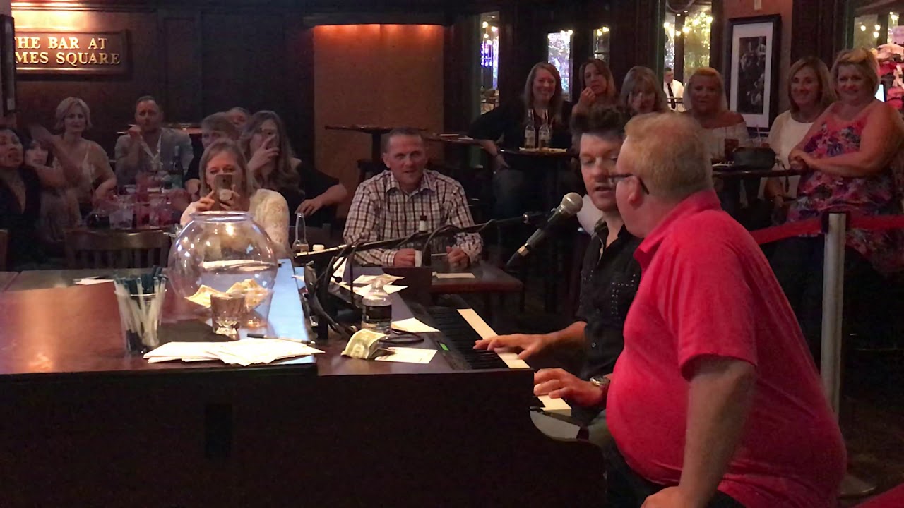 Piano Bar - New York New York Casino - Las Vegas