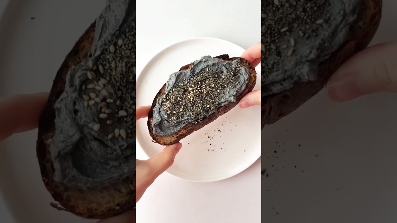Soft bread filled with rich black sesame cream cheese！#BlackSesame #CreamCheeseBread #foodie