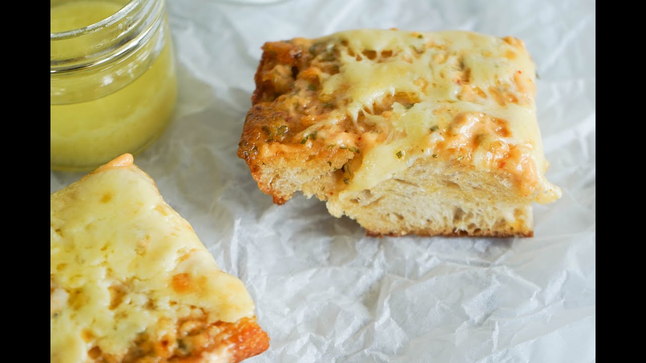Cremet Ostebrød Med Chili Og Hvidløg