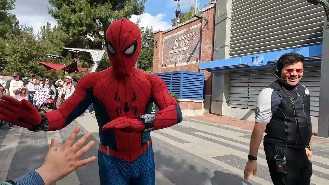 [4K] The Amazing Spider-Man! show at Avengers Campus in Disney California Adventure