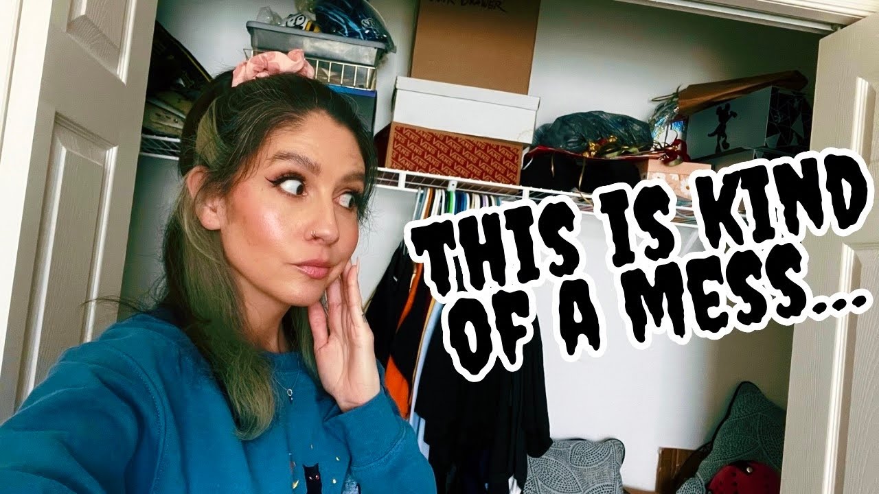 It’s DECLUTTERING Time!🧹 Cleaning Out My Embarrassing Closets!🫣