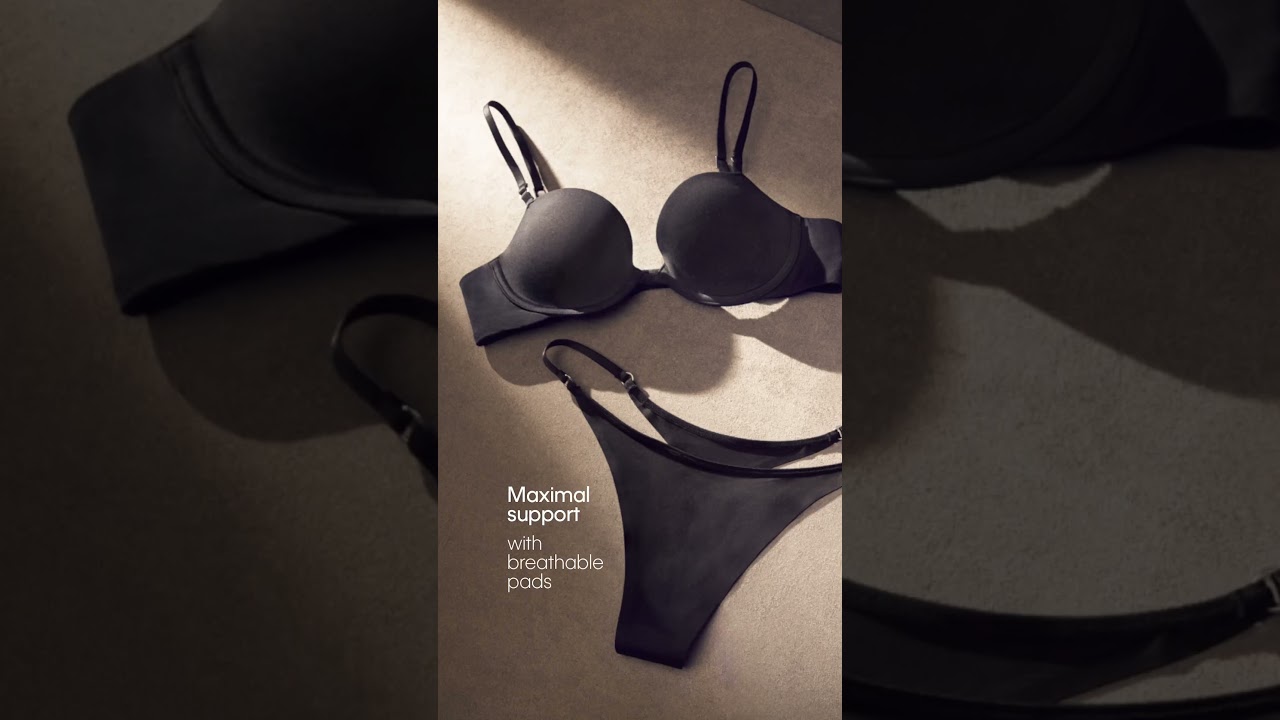 Spotlight on Minimalist underwear. Discover the Calvin Klein collection, now available.