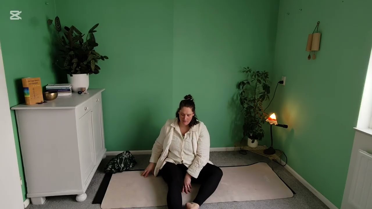 Yin yoga (30min) - vooroverbuiging & heupopener. Fijne start voor een beweeglijk lijf. 