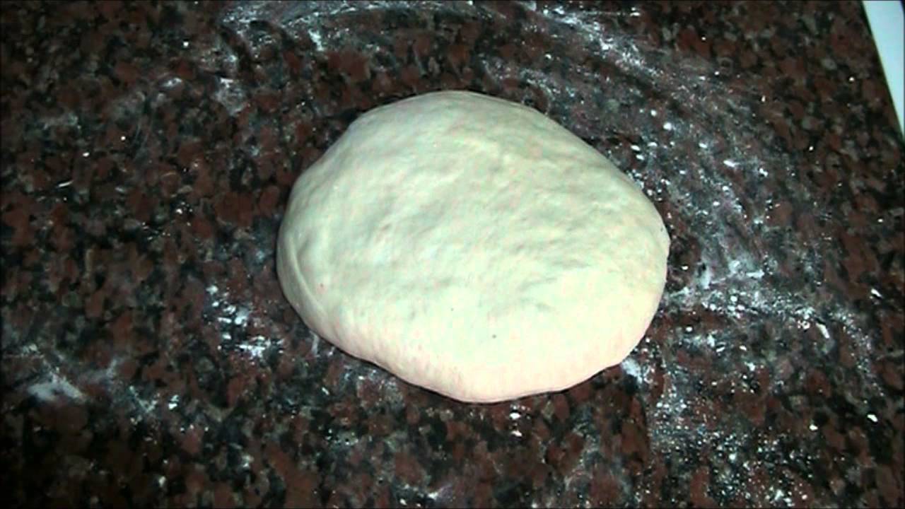 طريقة عمل عجينة البيتزا الطليانية الايطالية الأصلية