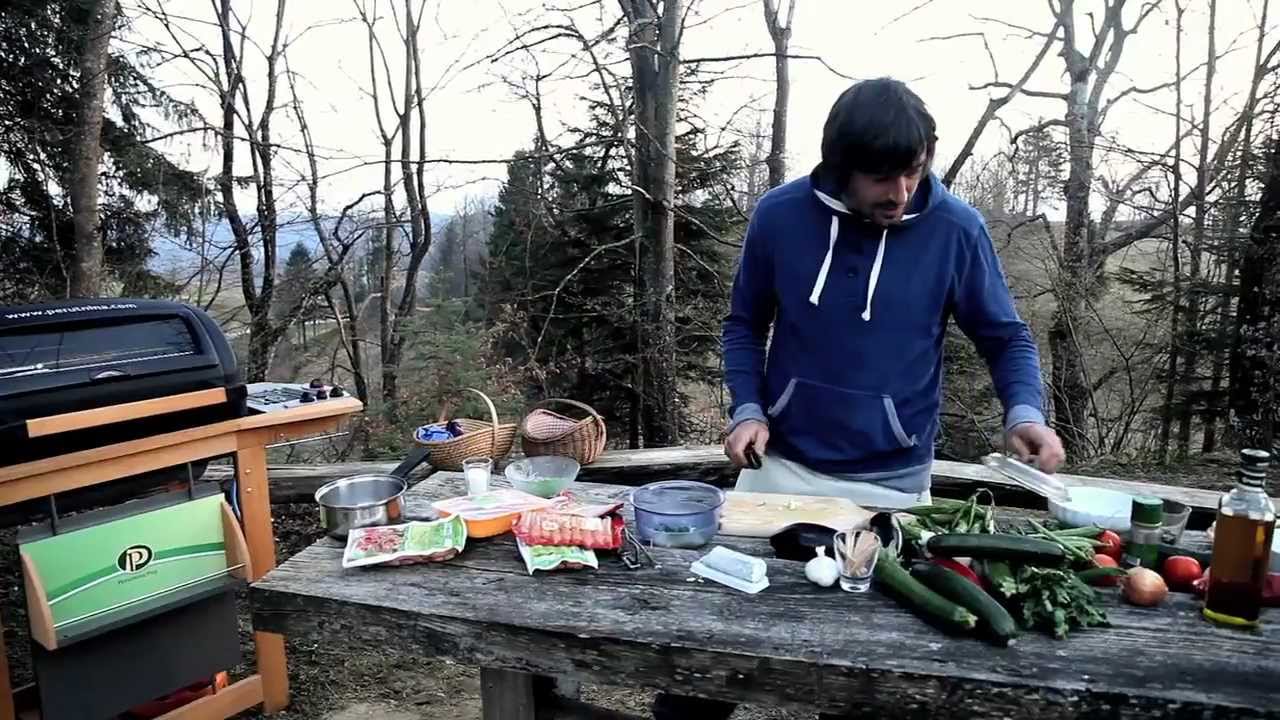 Perfekten piščanec - 05 - Hrustljava piščančja nabodalca, piknik klobasice in hot dog hrenovka