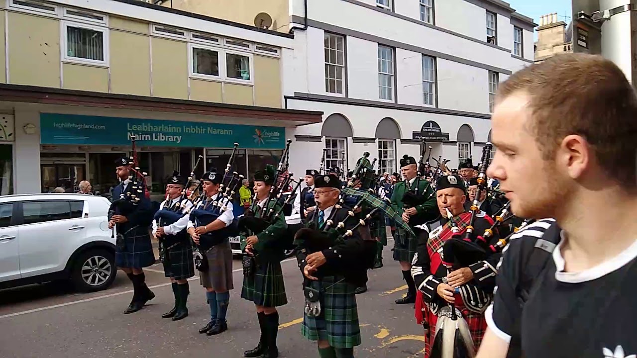 Bagpipes & Drums Band Nairn Highland Games