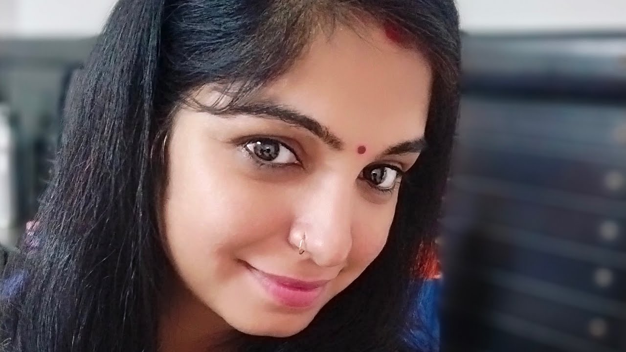 MeenaxiSinhaofficial is live!