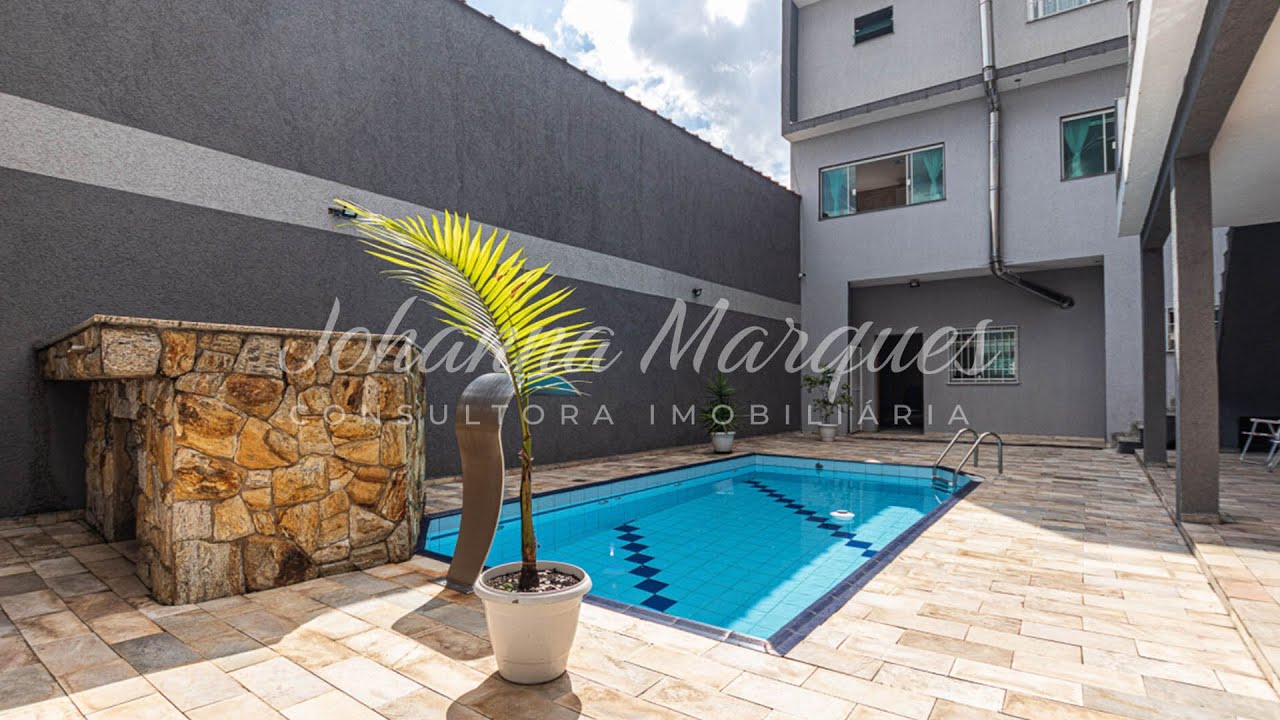 Sobrado de 320m², 4 Suítes,  Home Office, Piscina e 7 Vagas de garagem 🏢 │JM349