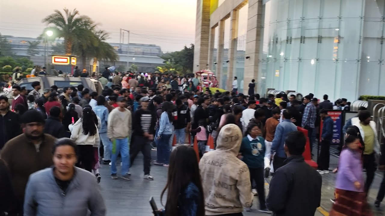 Avoid Vegas Mall Dwarka Delhi | Christmas & NewYear 2025 Ground Reality Check | Rush & Mismanagement