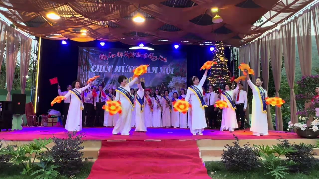 VN ƠI MÙA XUÂN ĐẾN RỒI NHÉ 