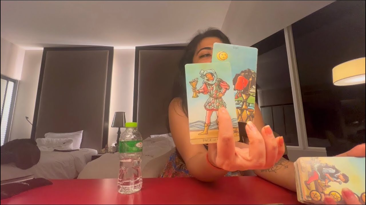 Vo apke bare mai kya baat karte hai? 🧐 || Tarot Reading (Hindi)