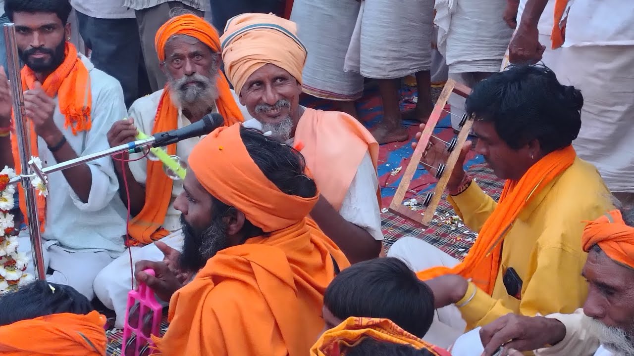 आप आया से परदेस मा।रे साधु रे संतो अपुन गुरु करो पढ़े