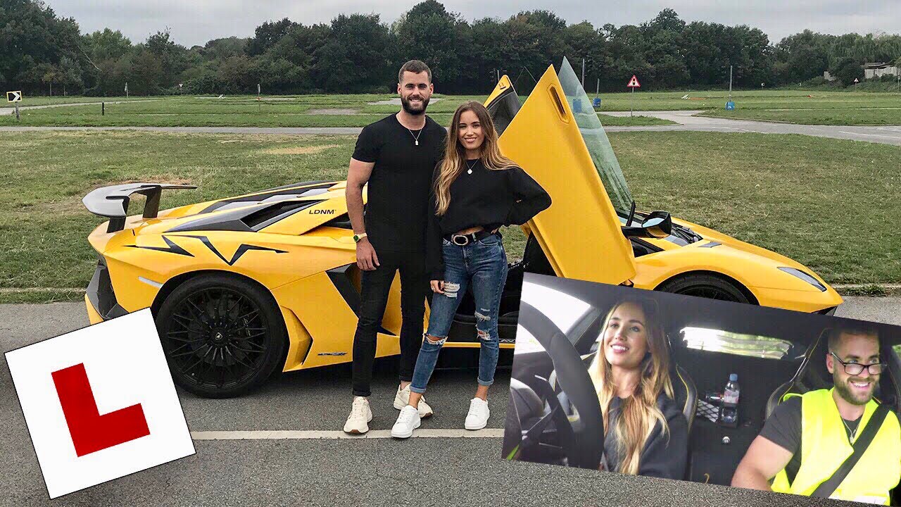 GIRL LEARNS TO DRIVE IN MY LAMBORGHINI