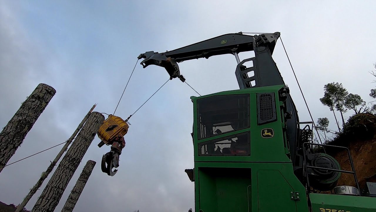 Logging 2025. Yoader Logging with Grapple Carriage