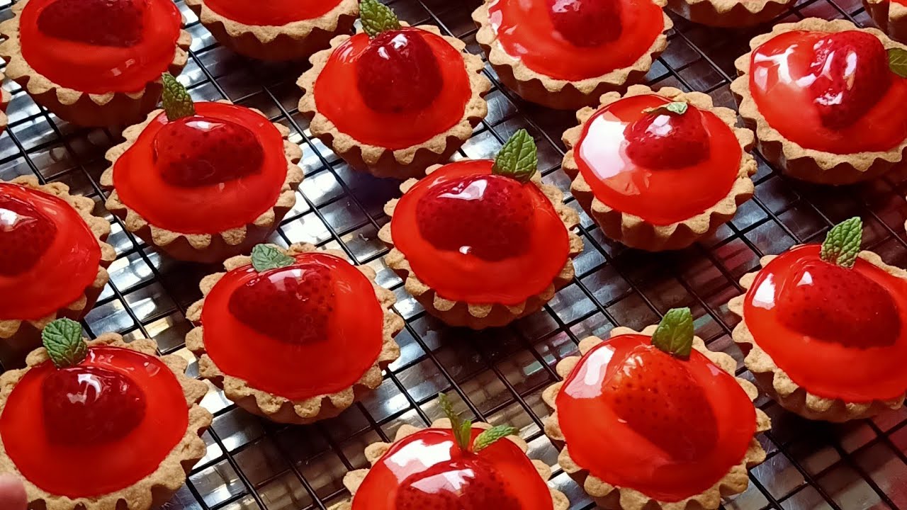 تحلية الموسم تارتولات الفراولة بكريمة رائعة لسهراتكم الرمضانية Tartelettes Fraises