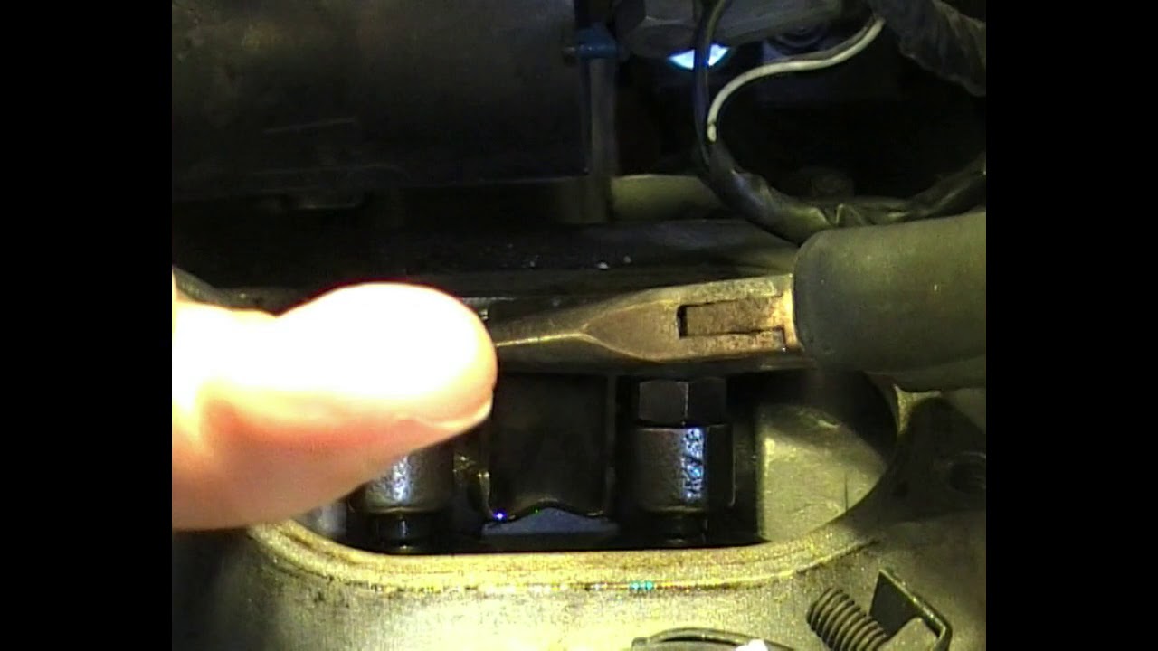 JC032 XL600V Valve clearance