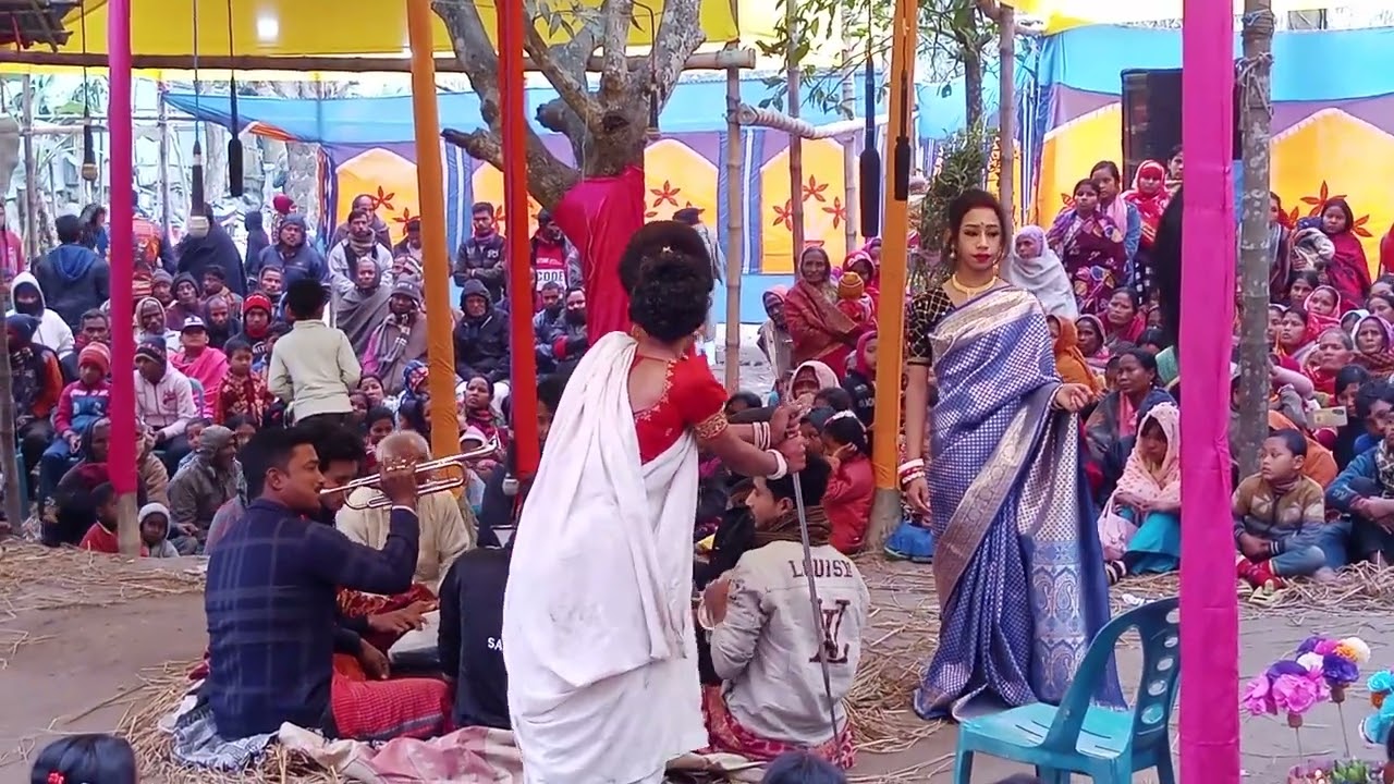 চরন ধরে মা মিনতি করি,রক্ষা করো মা প্রাণপতি। 