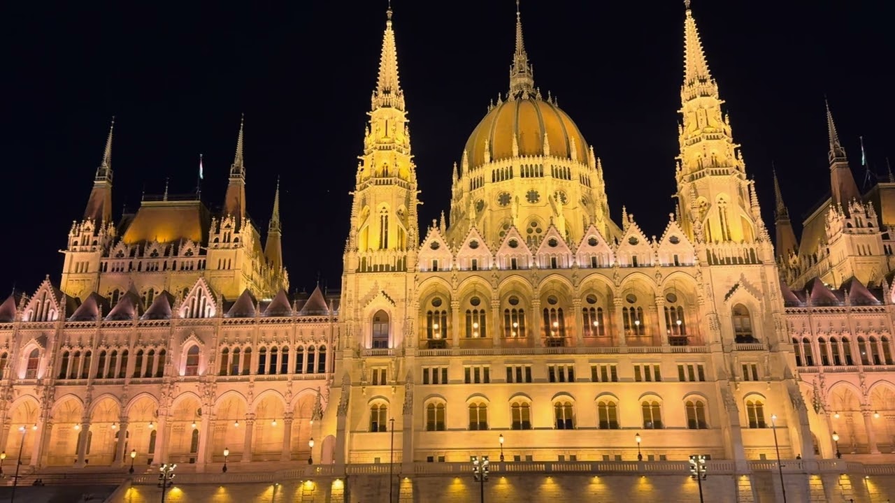 BUDAPEST Parliament at Night 🇭🇺