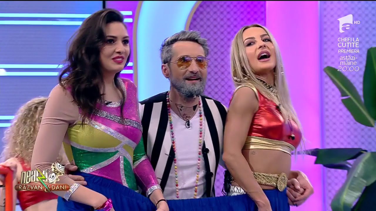 Moment amuzant pe terenul de la Neatza. Fetele joacă fotbal cu Gianluca Vachi