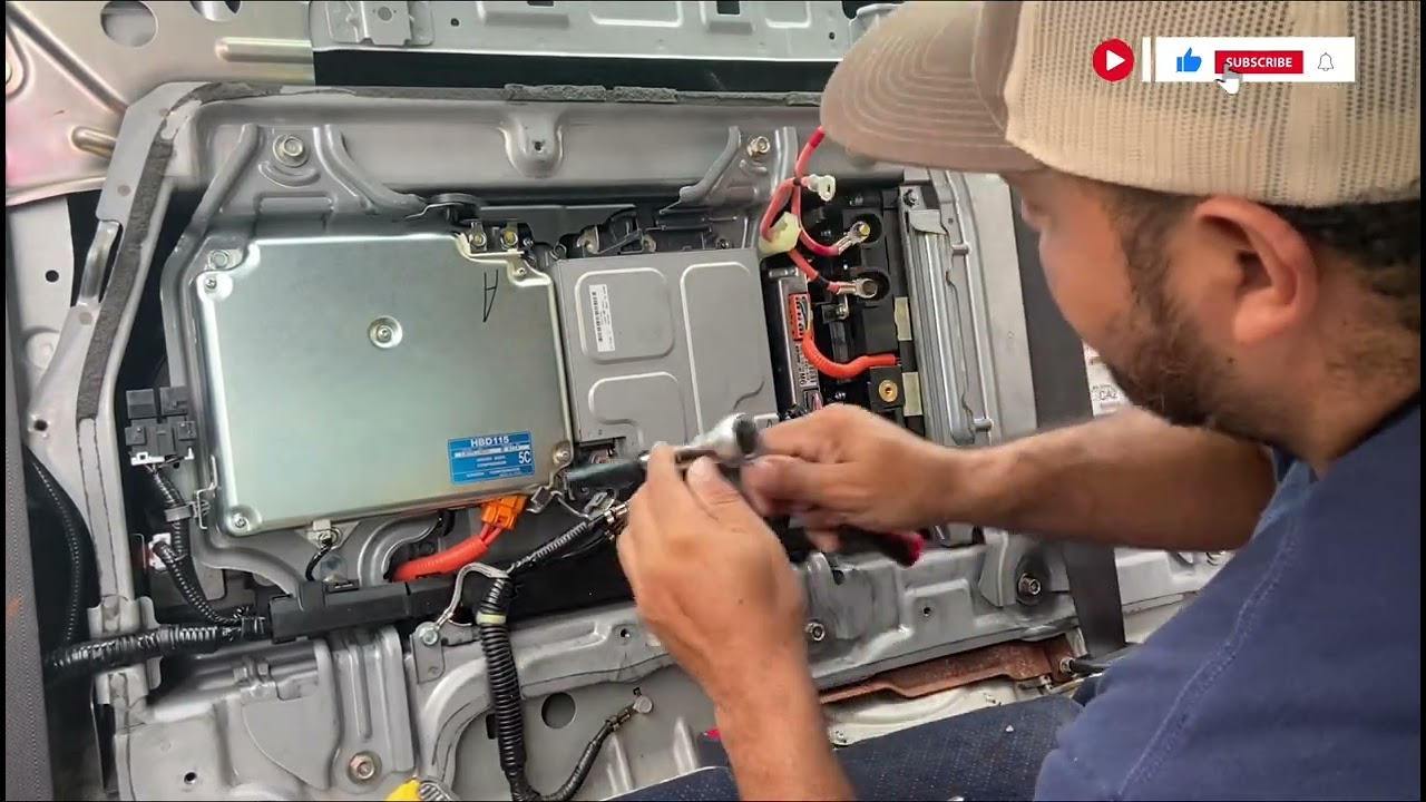 Aprende cómo cambiar un convertidor de una batería híbrida de un honda cívic 2007