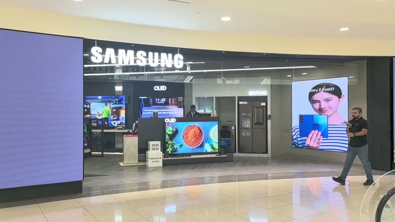 MIC Outdoor LED Display Case | Boost Mobile Phone Store Sales with Eye-Catching Ads!