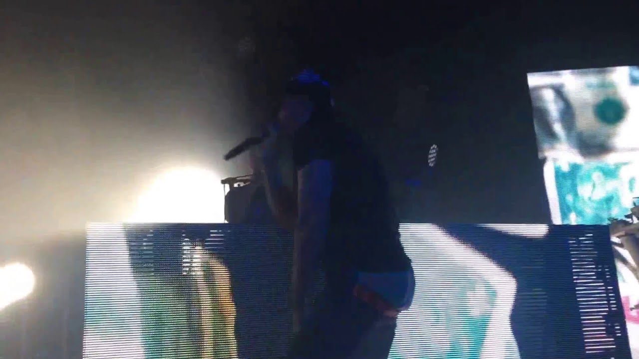 Gu&egrave; Pequeno - Bosseggiando (Vero tour, Supersonic(TV))