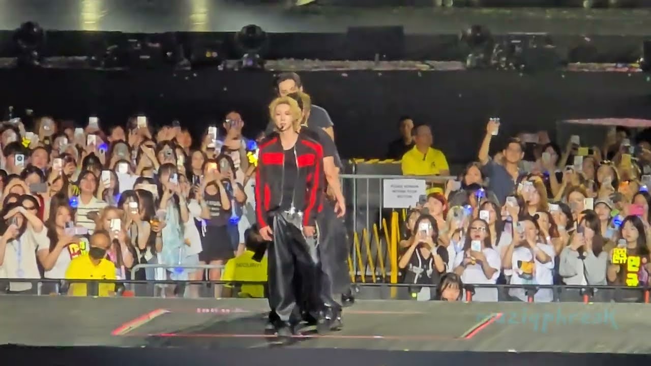 Rock - Seventeen 세븐틴 (_NEW in Singapore 260307)
