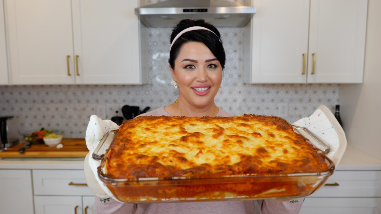 CREAMY Enchilada Casserole with a seasoned CHICKEN & Mexican RICE for an UNFORGETTABLE DINNER!