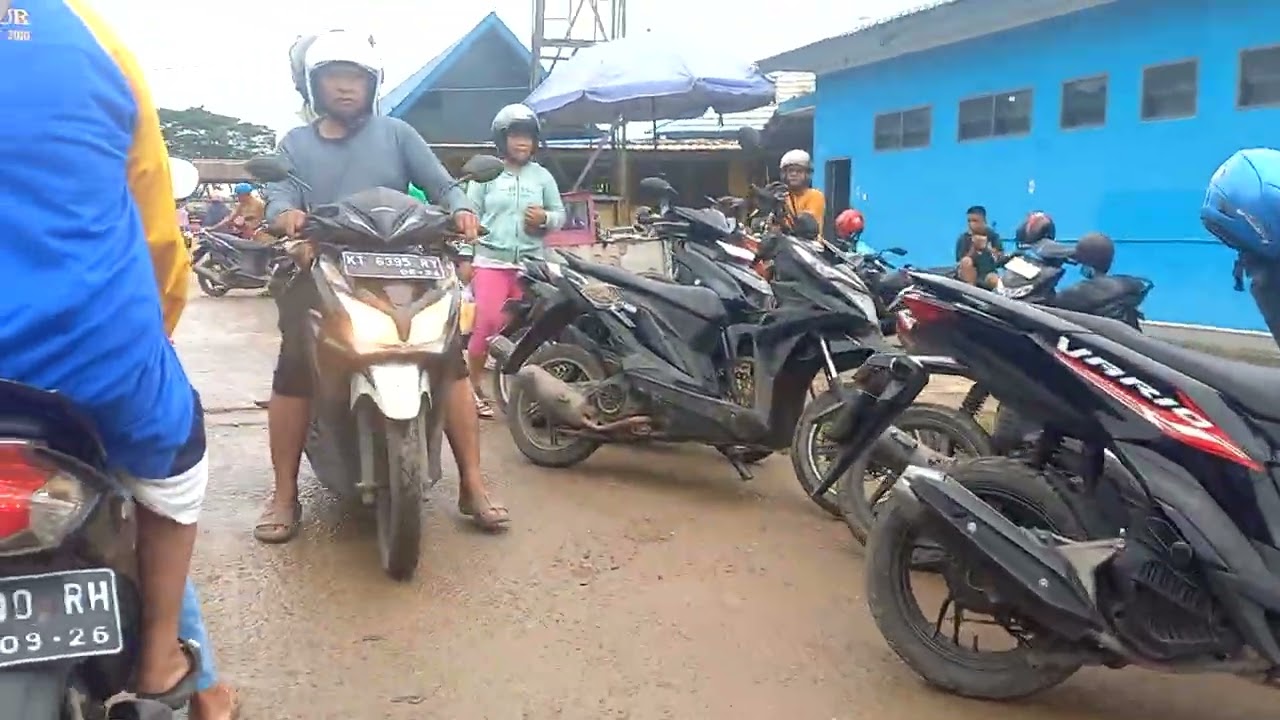 Belanja di pasar