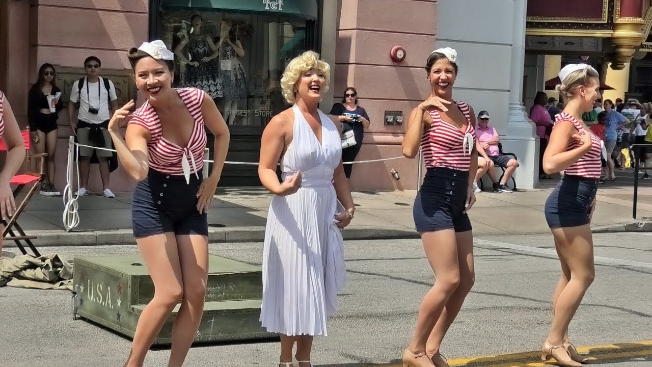 Marilyn Monroe Street Show at Universal Studios Orlando