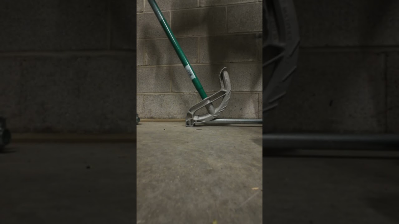 How to bend a box offset. #electrician #electrical #sparky