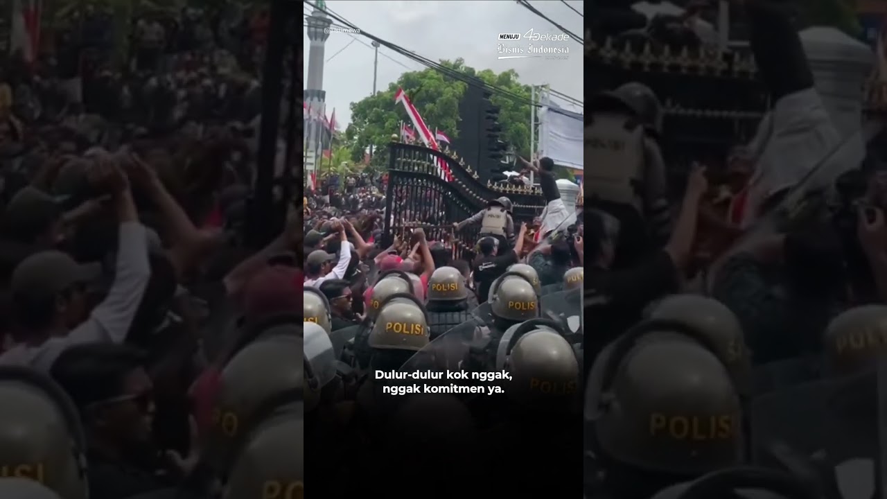 Ricuh! Massa Demo Lempari Sandal ke Bupati Pati Sudewo Saat Minta Maaf