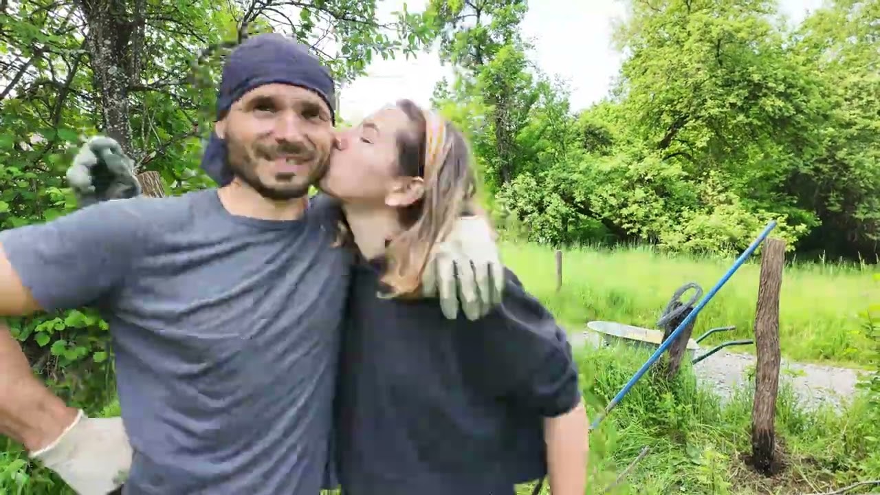 Facem GARD TRADITIONAL  din nuiele ca la MUZEUL SATULUI | Viata la tara in Transilvania