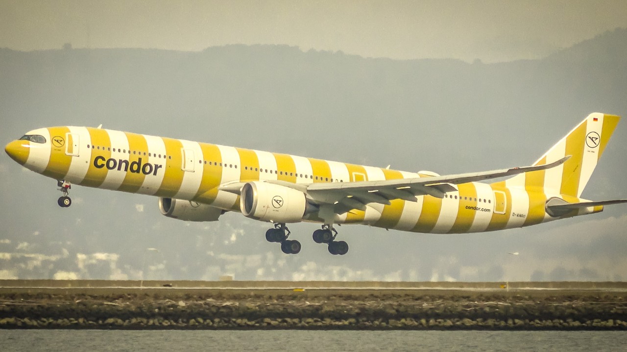 SFO Bayfront Plane Spotting 4K | Heavy Arrivals + Live ATC