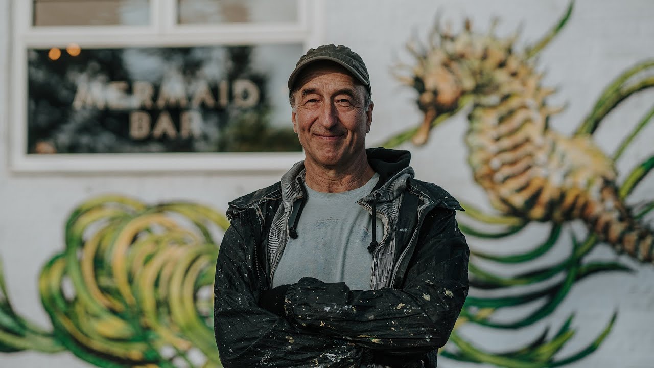 Street artist paints six giant wildlife murals around the Solent