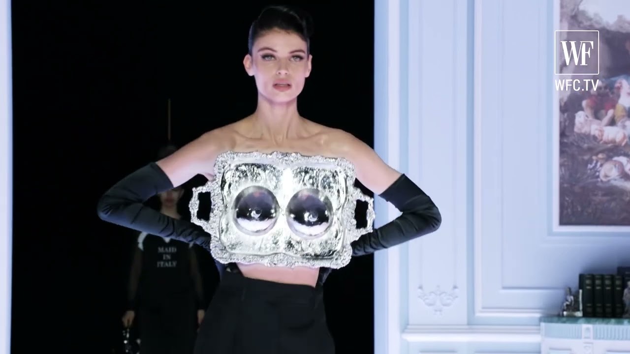 MOSCHINO | FALL-WINTER 22-23 | MILAN FASHION WEEK