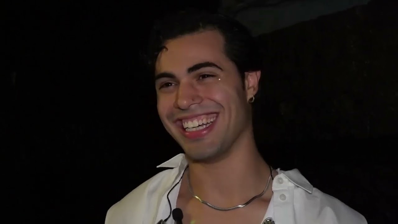 Back Stage Access : Mergui Makes It All Seem Easy