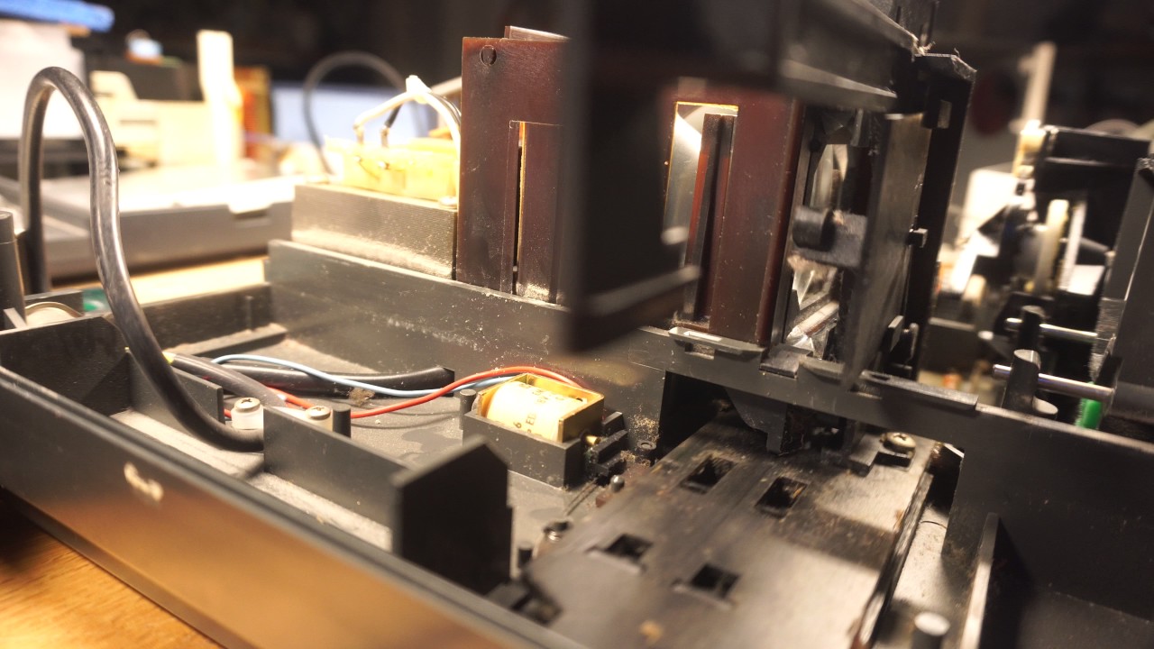 Leitz Pradovit R 150   inside: mechanism