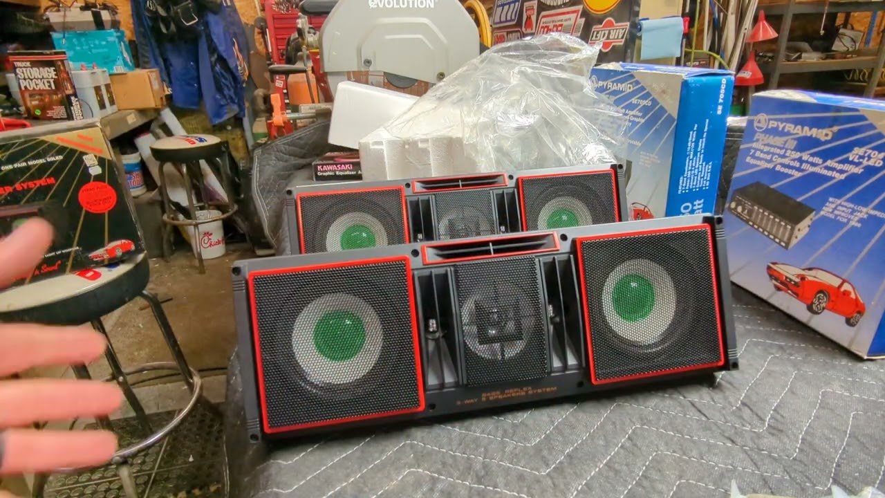 Opening *BRAND NEW* 40yo car audio! Time to relive the 80's.