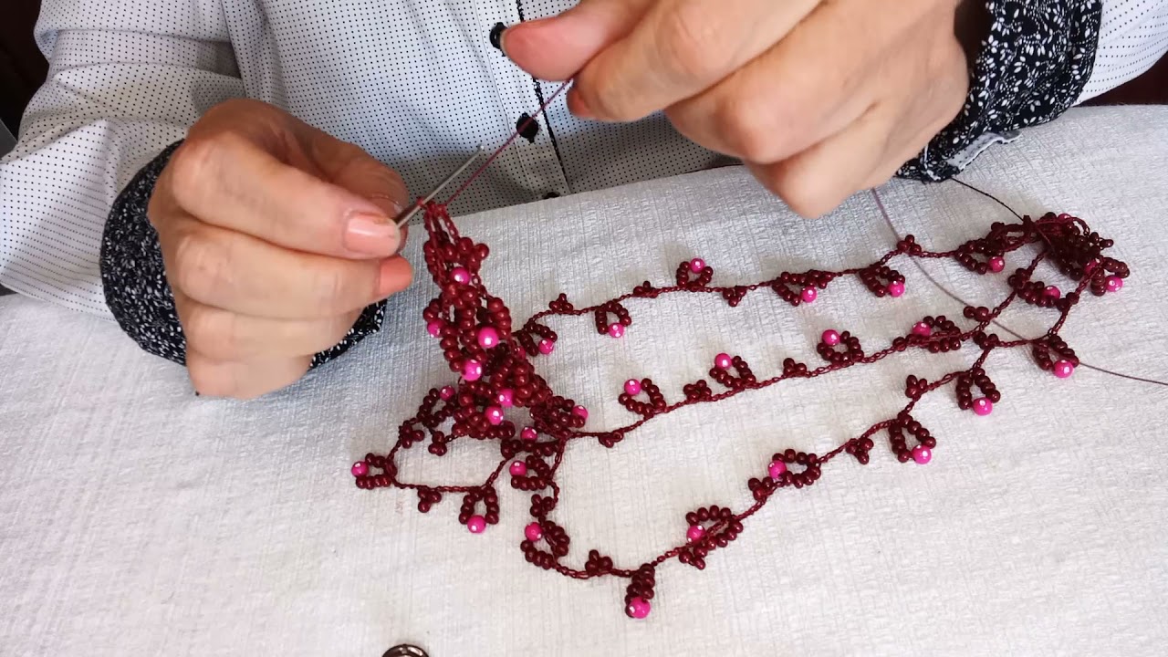 colar em croch&ecirc; com missangas e contas