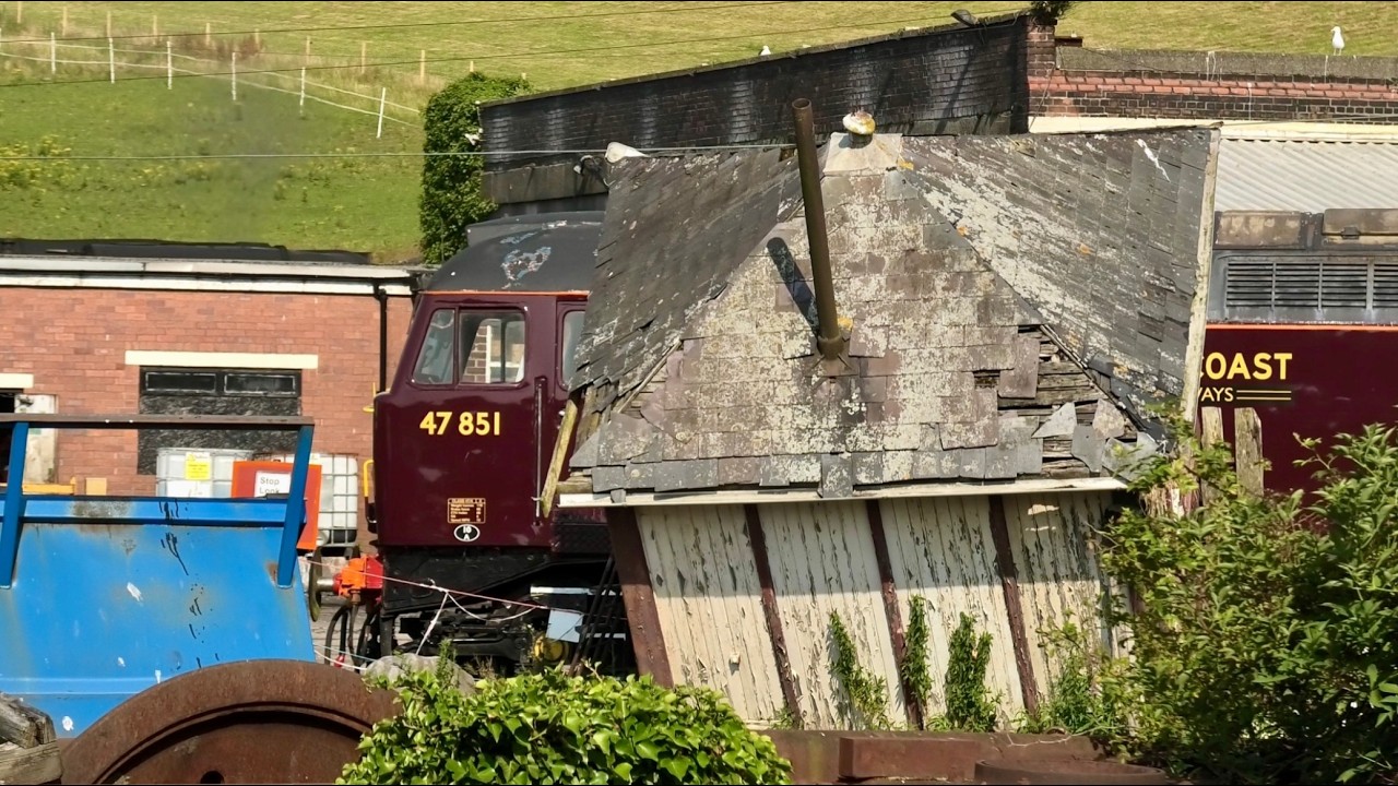 REPAINTED 47851, Ex DRS 33030 & Steam Loco Change at CARNFORTH Steamtown!