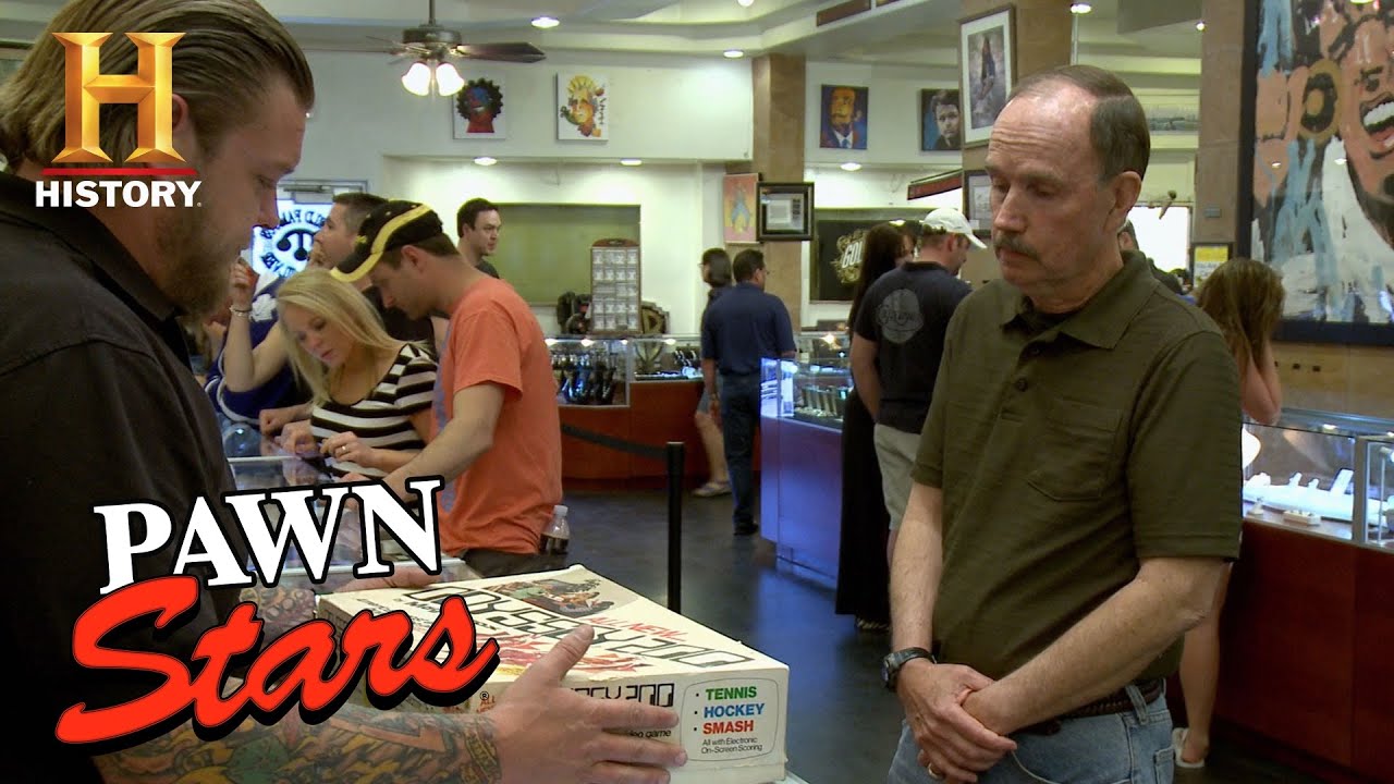 An Old School Gamer Offers His Magnavox Odyssey 200 Video Game (S10) | Pawn Stars