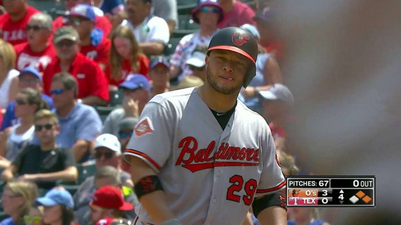 BAL@TEX: Castillo atakuje Manciniego pojedynczym ciosem w prawą stronę