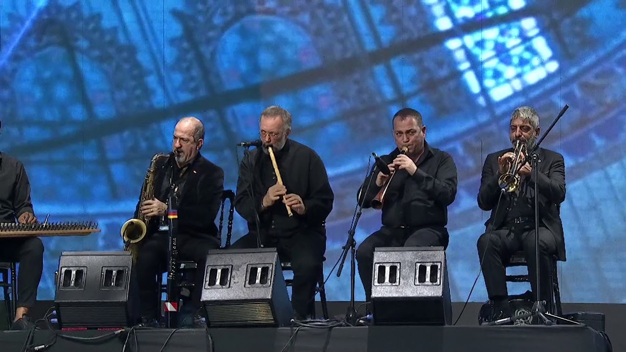 Okay Temiz ve Roman Orkestrası / Dere Geliyor Dere / Celui Qui Viendra Lundi
