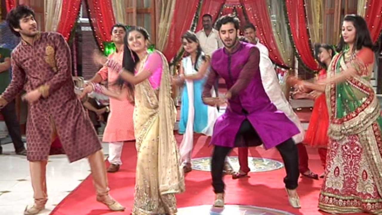 Veera And Baldev Dance On The Tunes Of 